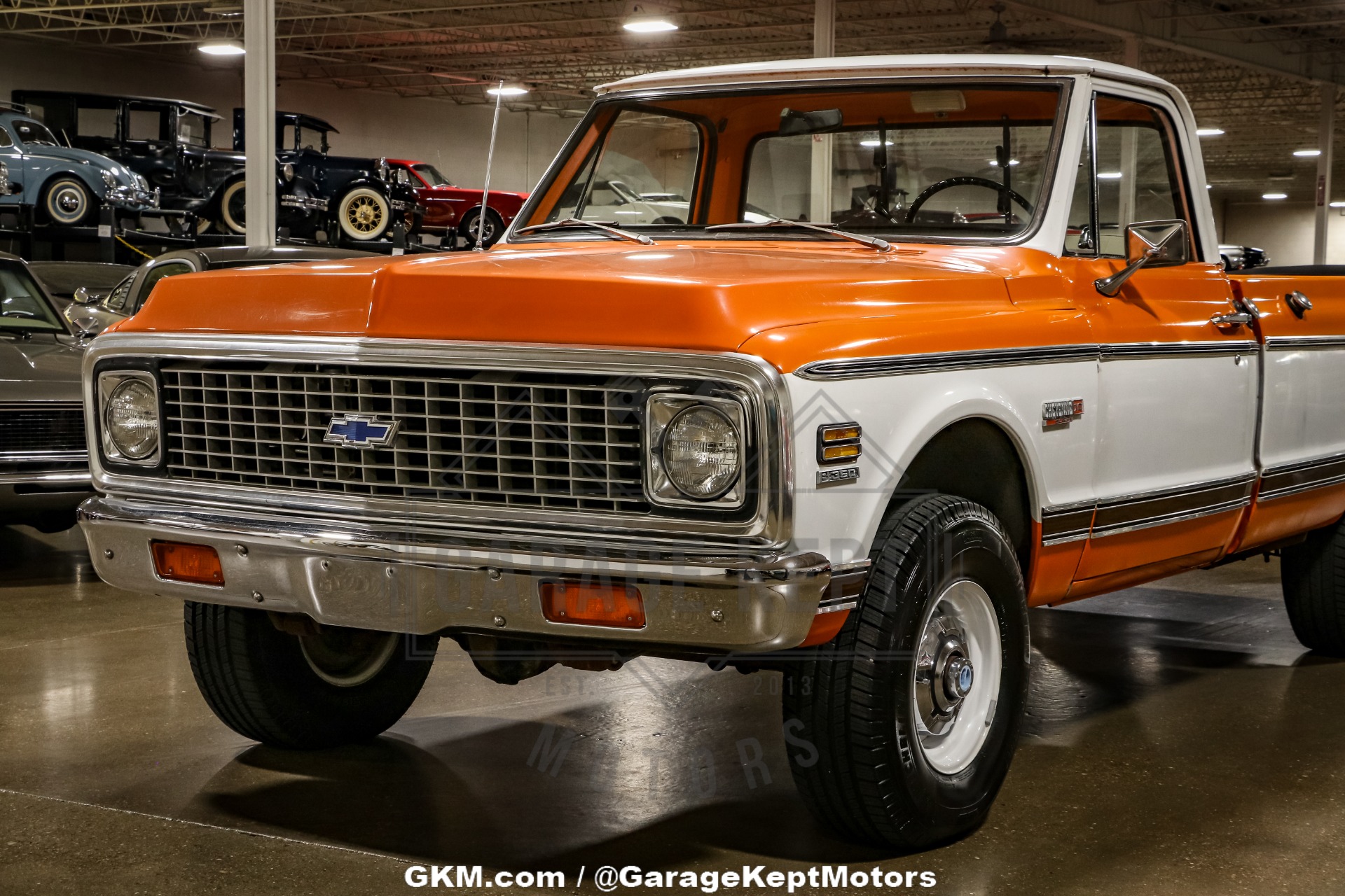 Chevrolet-K10-1972-Tangier-Orange-amp-Fro-Black-amp-White-Hounds-31