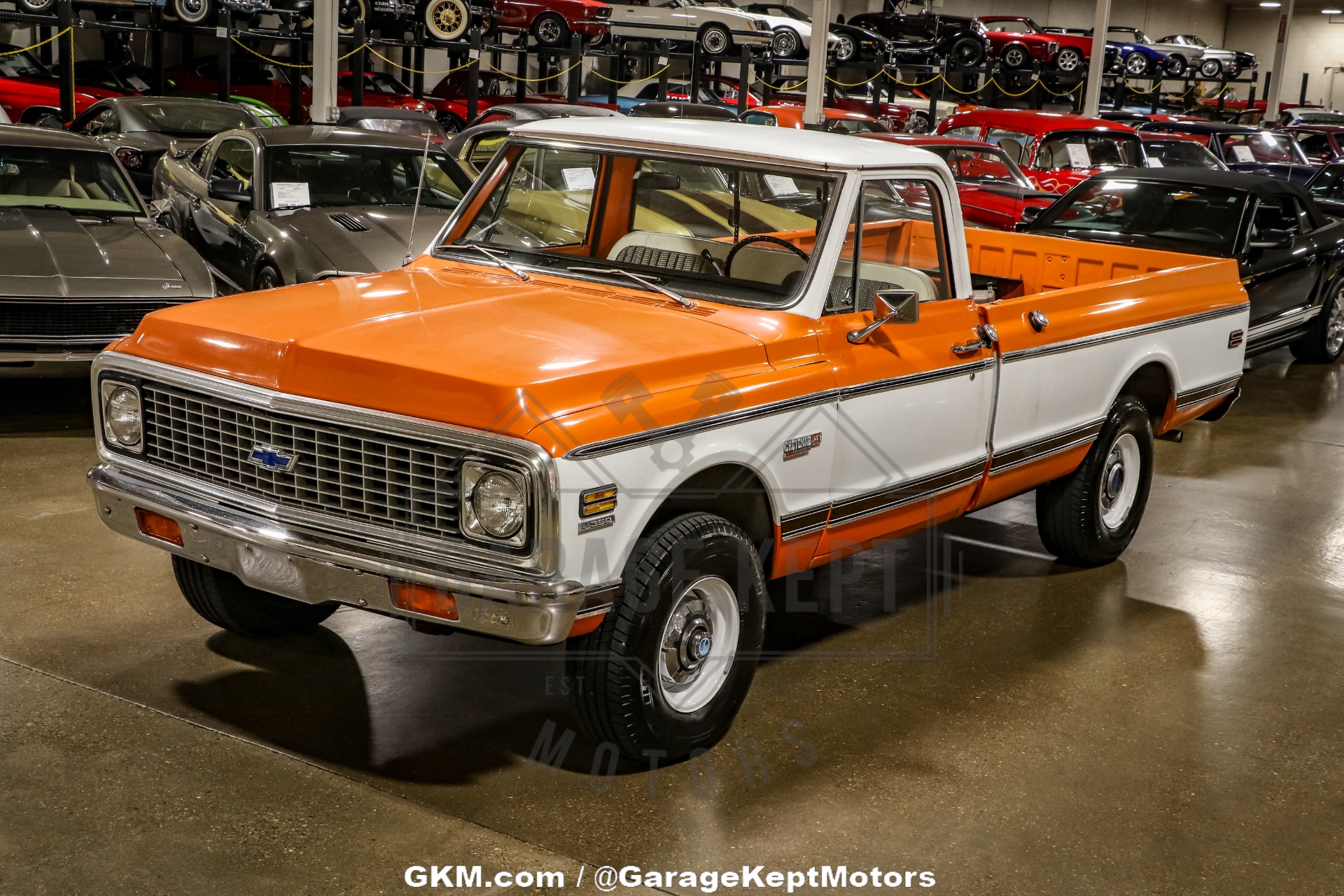 Chevrolet-K10-1972-Tangier-Orange-amp-Fro-Black-amp-White-Hounds-36