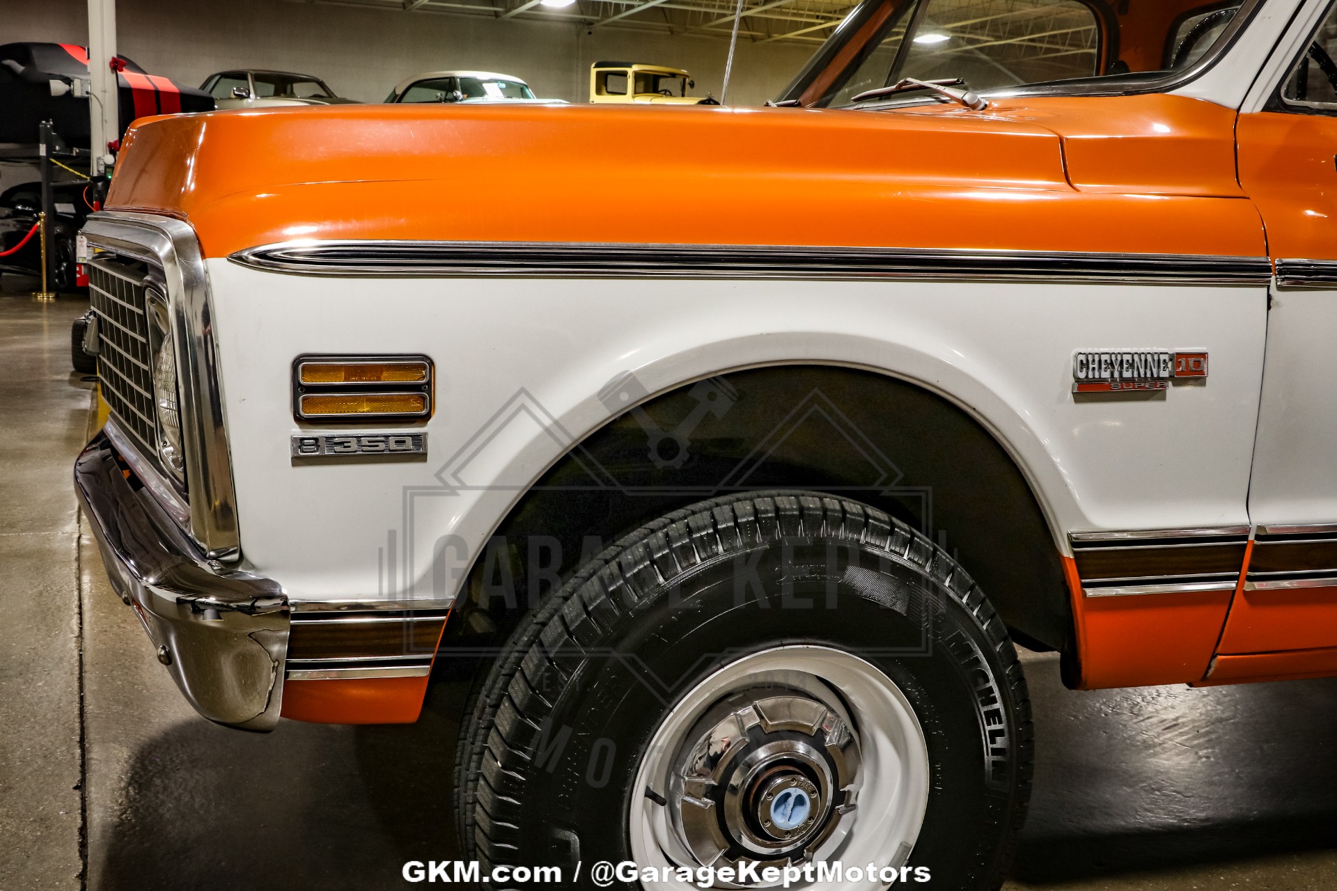 Chevrolet-K10-1972-Tangier-Orange-amp-Fro-Black-amp-White-Hounds-37
