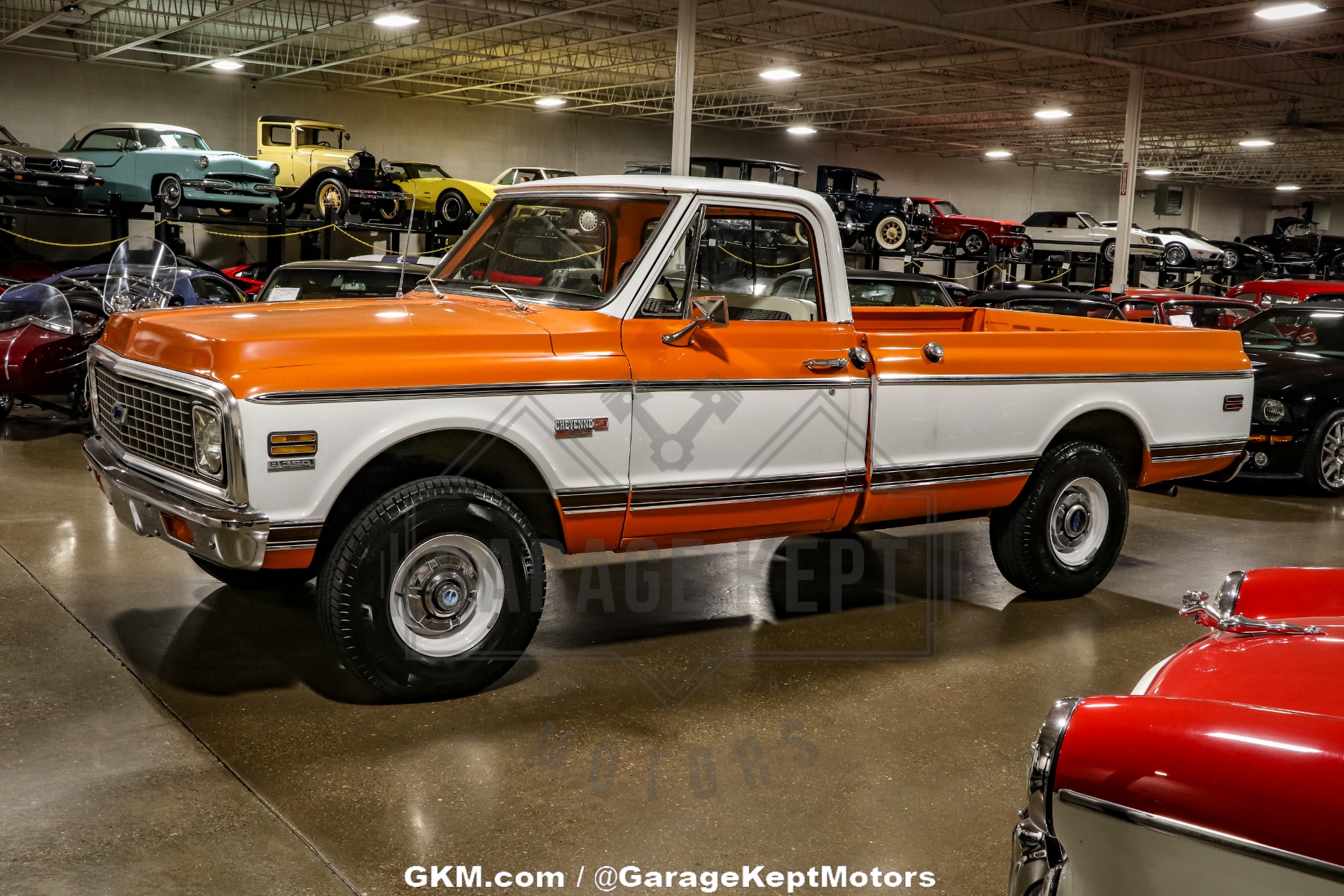 Chevrolet-K10-1972-Tangier-Orange-amp-Fro-Black-amp-White-Hounds-7