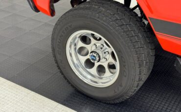 Chevrolet-K5-1972-Hugger-Orange-Black-14