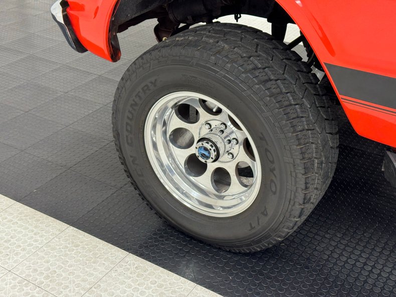 Chevrolet-K5-1972-Hugger-Orange-Black-14