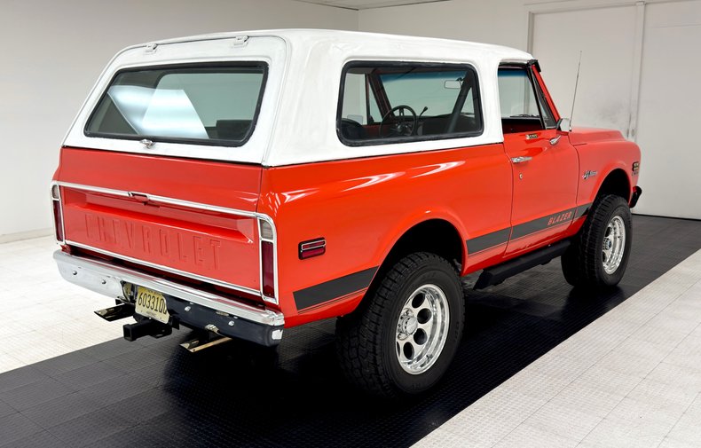 Chevrolet-K5-1972-Hugger-Orange-Black-22