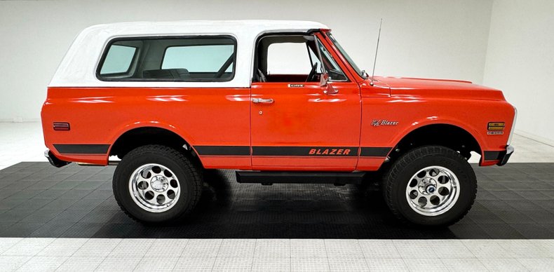 Chevrolet-K5-1972-Hugger-Orange-Black-23