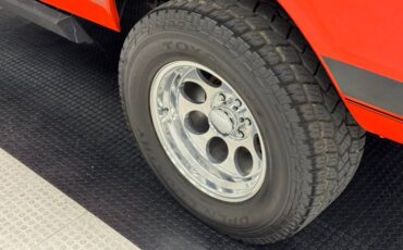 Chevrolet-K5-1972-Hugger-Orange-Black-26