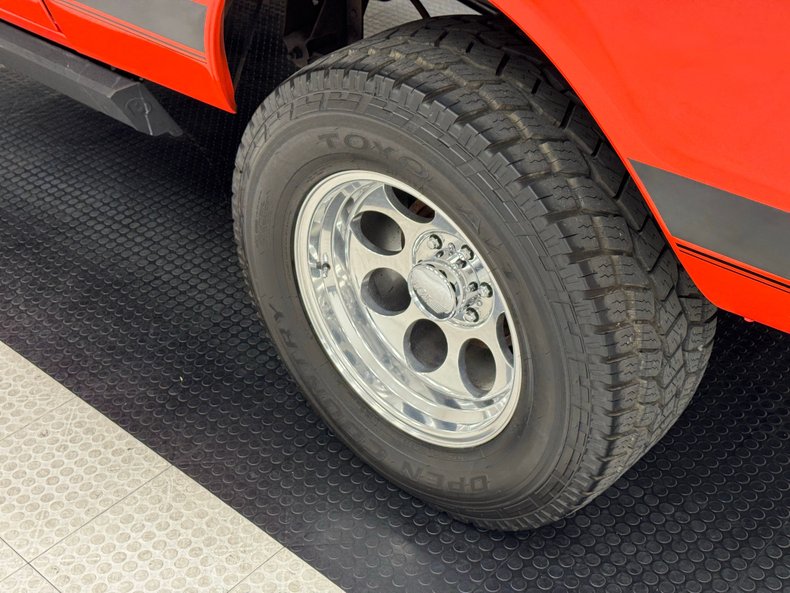 Chevrolet-K5-1972-Hugger-Orange-Black-26