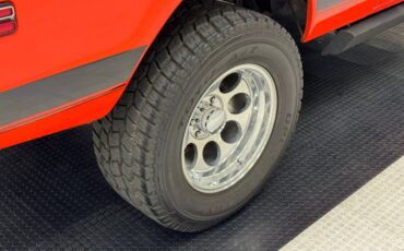 Chevrolet-K5-1972-Hugger-Orange-Black-29