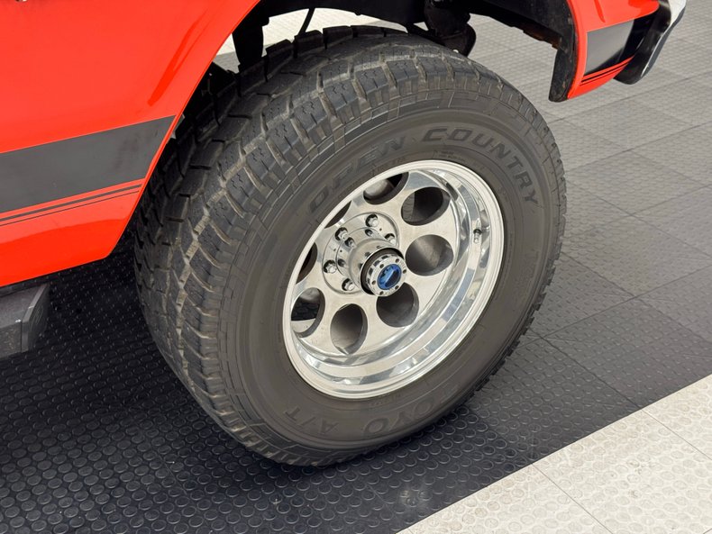 Chevrolet-K5-1972-Hugger-Orange-Black-4