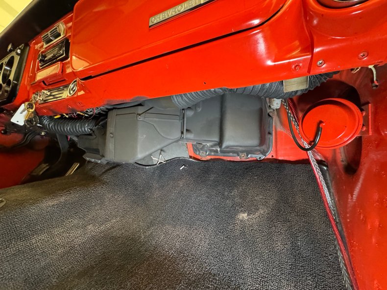 Chevrolet-K5-1972-Hugger-Orange-Black-48