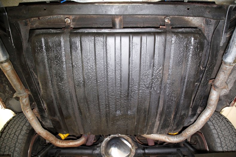 Chevrolet-Malibu-1965-Red-Metallic-White-18