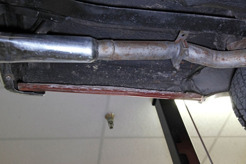 Chevrolet-Malibu-1965-Red-Metallic-White-19