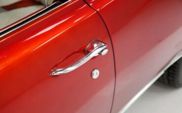 Chevrolet-Malibu-1965-Red-Metallic-White-21