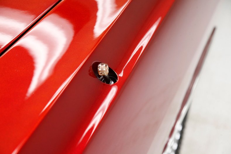 Chevrolet-Malibu-1965-Red-Metallic-White-24