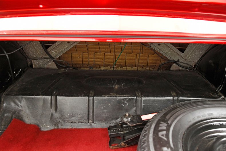 Chevrolet-Malibu-1965-Red-Metallic-White-28