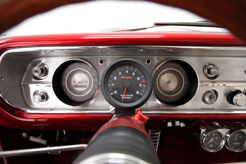 Chevrolet-Malibu-1965-Red-Metallic-White-33