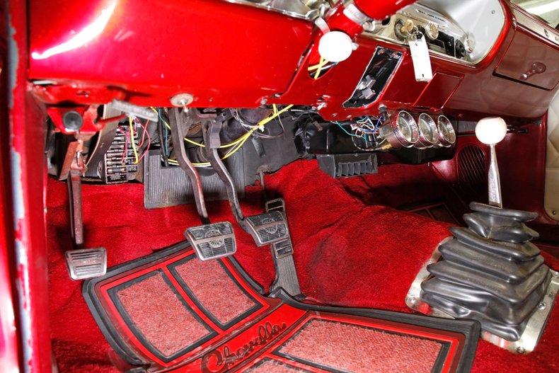 Chevrolet-Malibu-1965-Red-Metallic-White-36