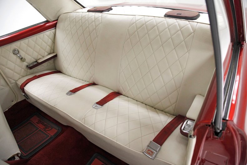 Chevrolet-Malibu-1965-Red-Metallic-White-38