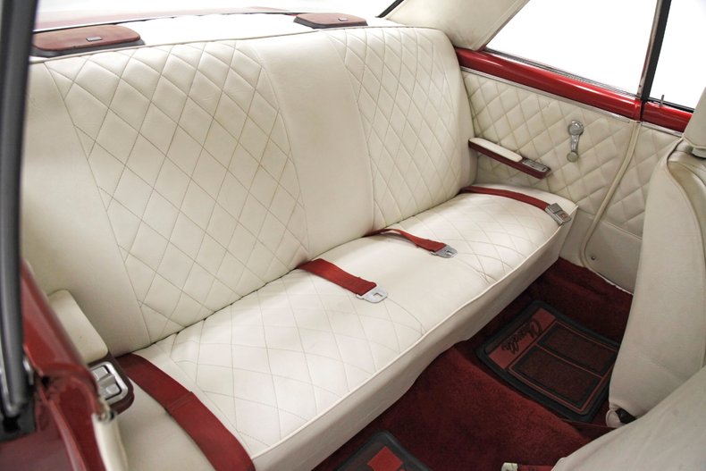 Chevrolet-Malibu-1965-Red-Metallic-White-39