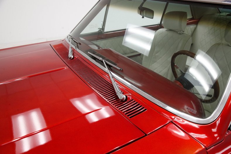 Chevrolet-Malibu-1965-Red-Metallic-White-4