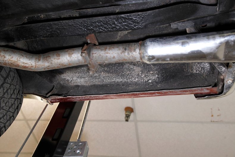 Chevrolet-Malibu-1965-Red-Metallic-White-43