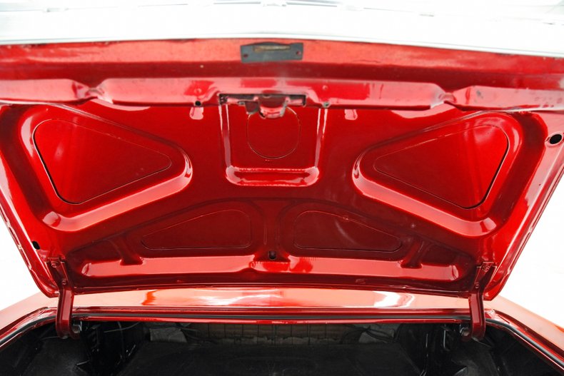 Chevrolet-Malibu-1965-Red-Metallic-White-47