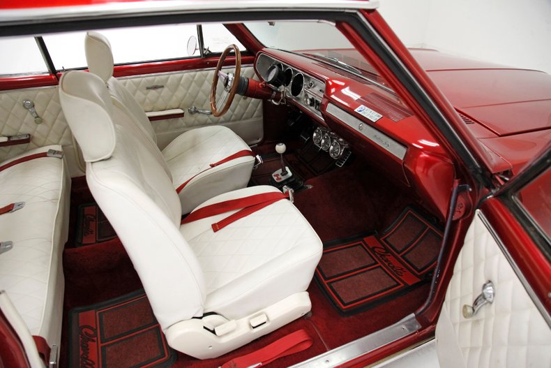 Chevrolet-Malibu-1965-Red-Metallic-White-5