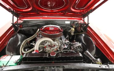 Chevrolet-Malibu-1965-Red-Metallic-White-8