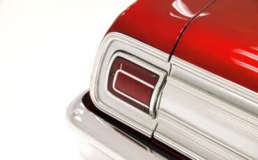 Chevrolet-Malibu-1965-Red-Metallic-White-9