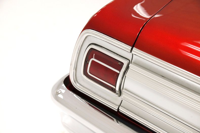 Chevrolet-Malibu-1965-Red-Metallic-White-9