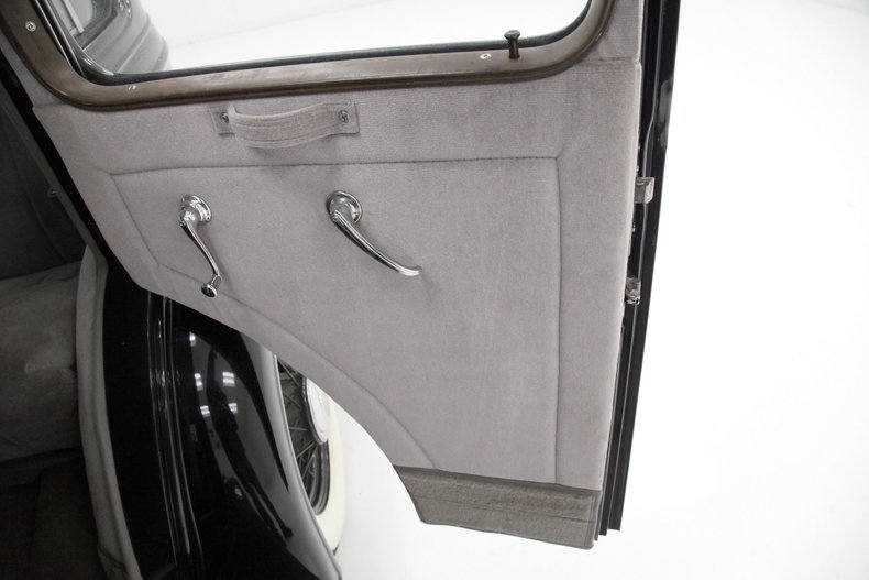 Chevrolet-Master-1933-Black-Gray-40