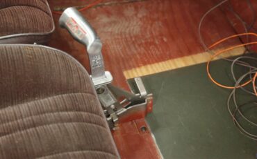 Chevrolet-Master-1934-Yellow-Burgundy-12