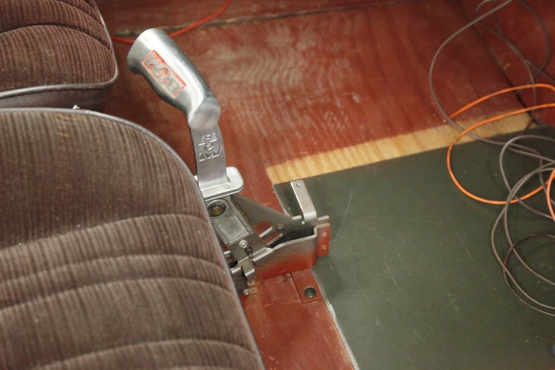 Chevrolet-Master-1934-Yellow-Burgundy-12