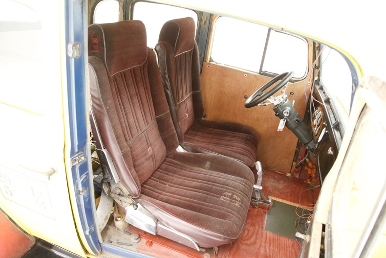 Chevrolet-Master-1934-Yellow-Burgundy-13