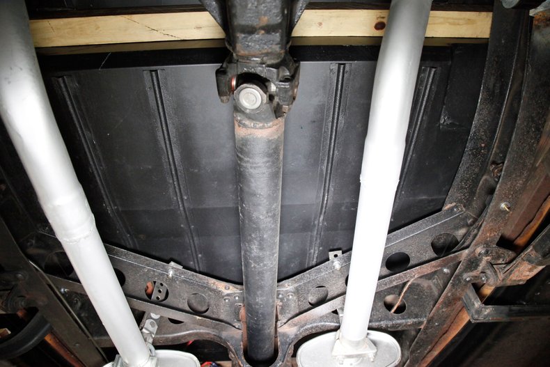 Chevrolet-Master-1934-Yellow-Burgundy-14