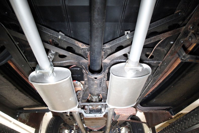 Chevrolet-Master-1934-Yellow-Burgundy-15