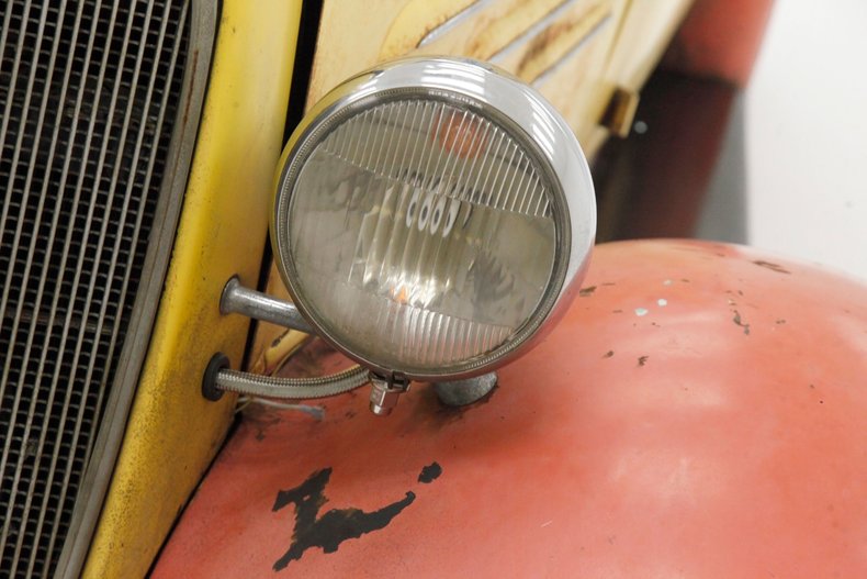 Chevrolet-Master-1934-Yellow-Burgundy-24