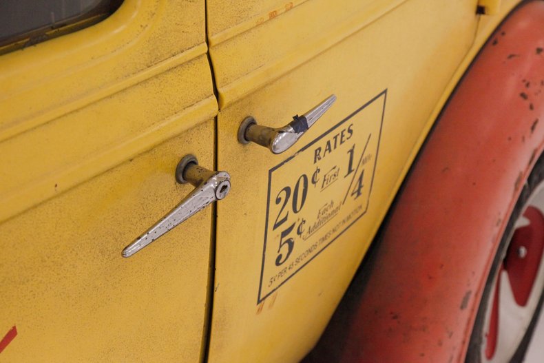 Chevrolet-Master-1934-Yellow-Burgundy-26