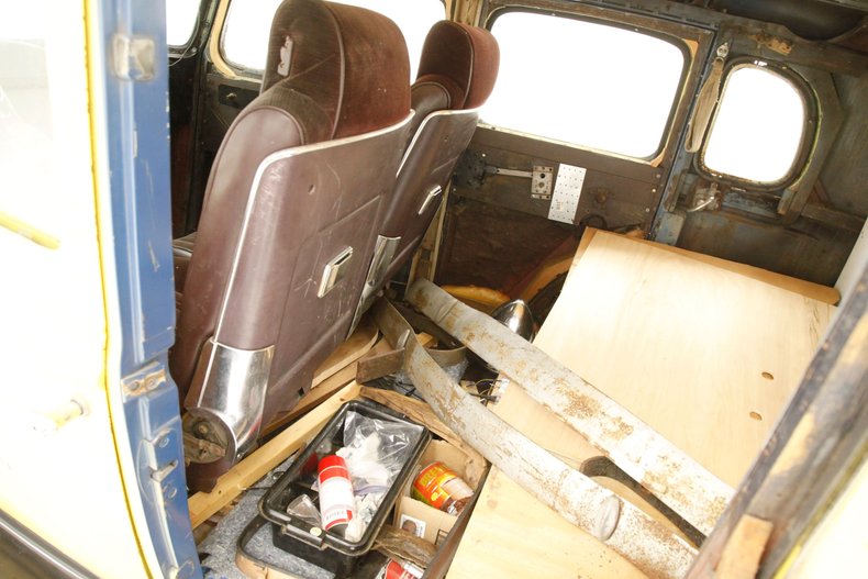 Chevrolet-Master-1934-Yellow-Burgundy-40