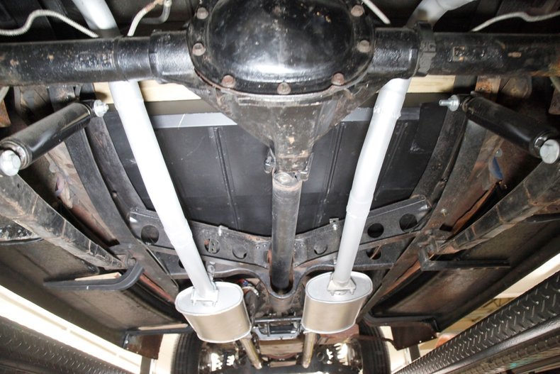 Chevrolet-Master-1934-Yellow-Burgundy-46