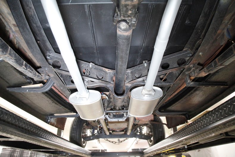 Chevrolet-Master-1934-Yellow-Burgundy-47