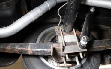 Chevrolet-Master-1934-Yellow-Burgundy-48