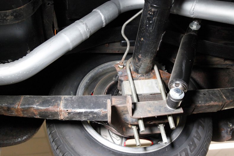 Chevrolet-Master-1934-Yellow-Burgundy-48