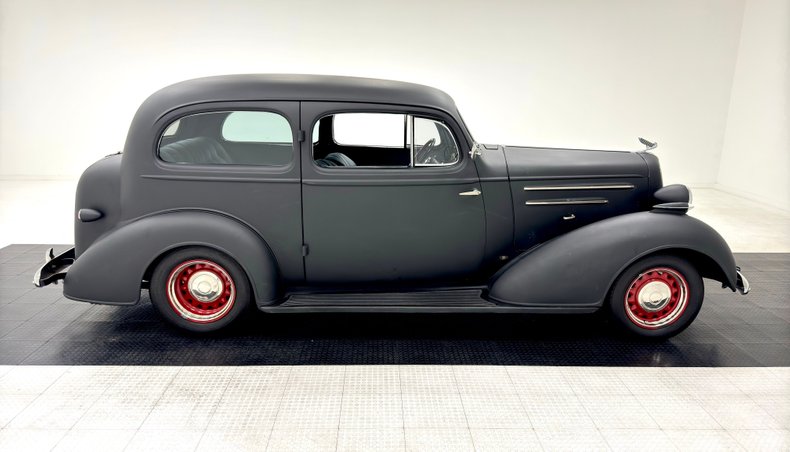 Chevrolet-Master-1935-Matte-Black-Light-Blue-4
