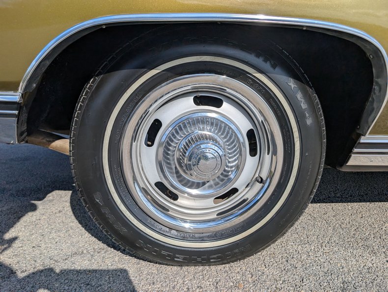 Chevrolet-Monte-carlo-1972-Golden-Brown-Metalli-Black-13