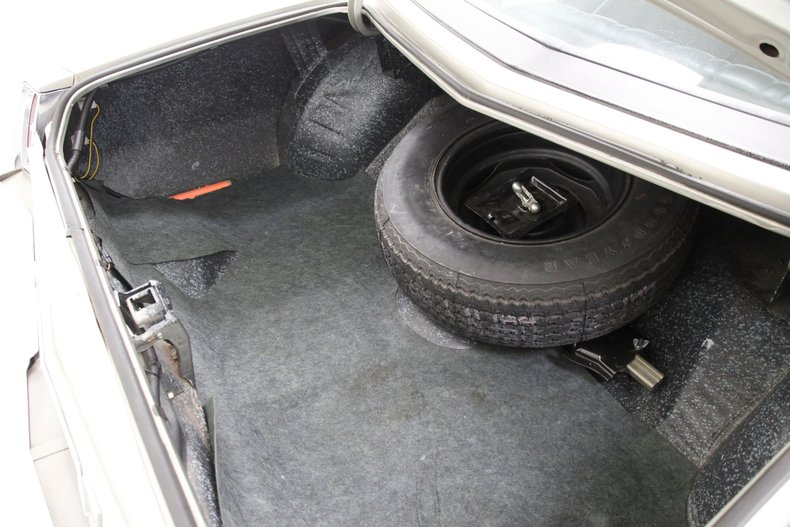 Chevrolet-Monte-carlo-1974-Silver-Taupe-Metalli-Black-1