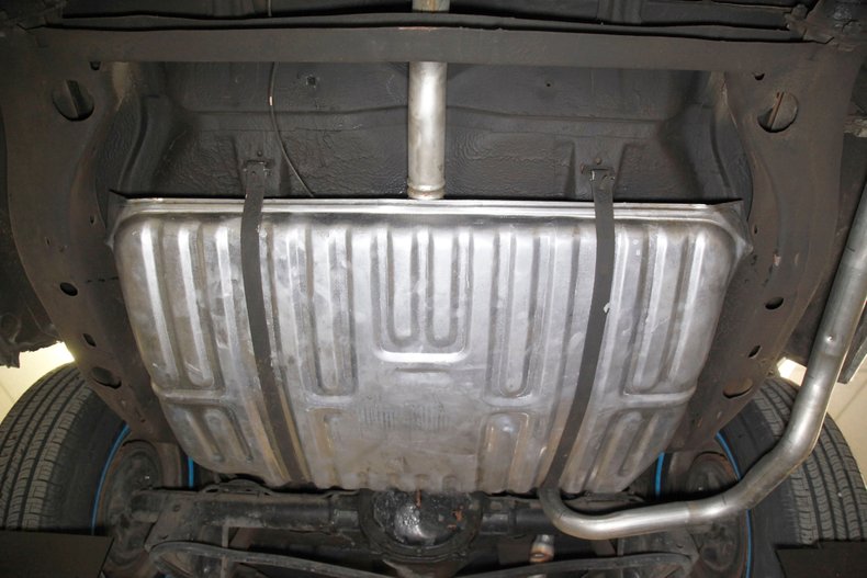 Chevrolet-Monte-carlo-1974-Silver-Taupe-Metalli-Black-2