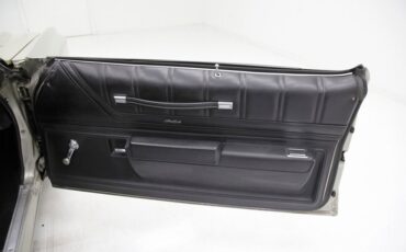 Chevrolet-Monte-carlo-1974-Silver-Taupe-Metalli-Black-32