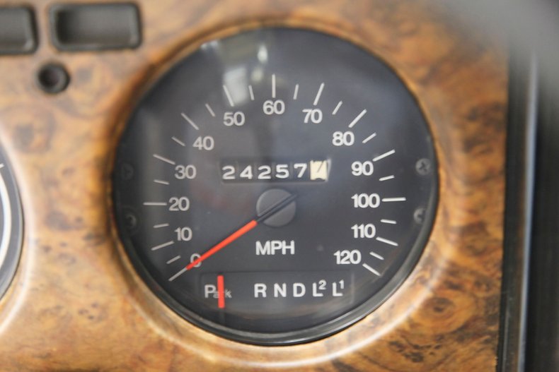 Chevrolet-Monte-carlo-1974-Silver-Taupe-Metalli-Black-36