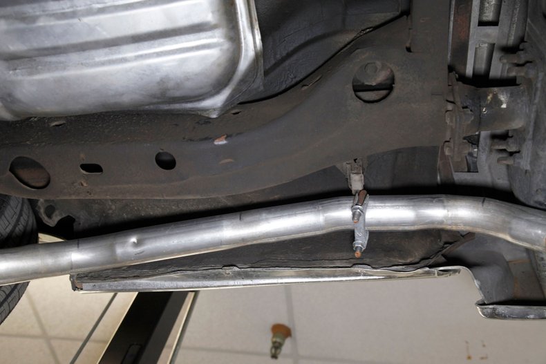 Chevrolet-Monte-carlo-1974-Silver-Taupe-Metalli-Black-4