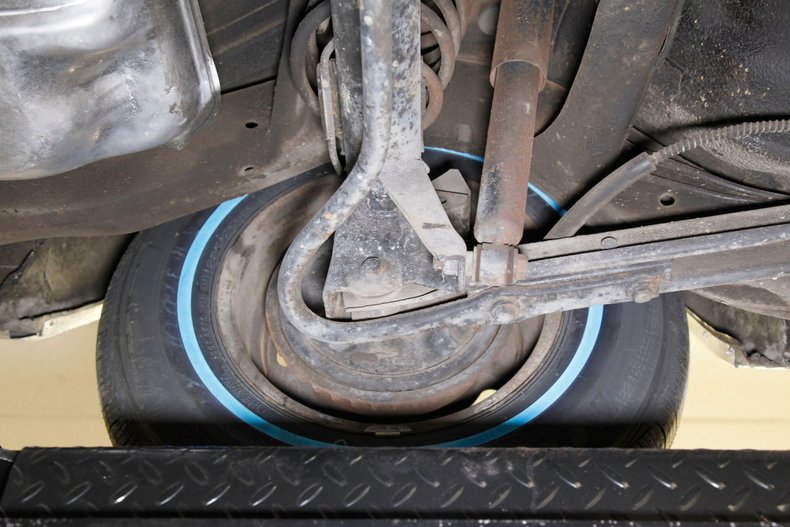 Chevrolet-Monte-carlo-1974-Silver-Taupe-Metalli-Black-7